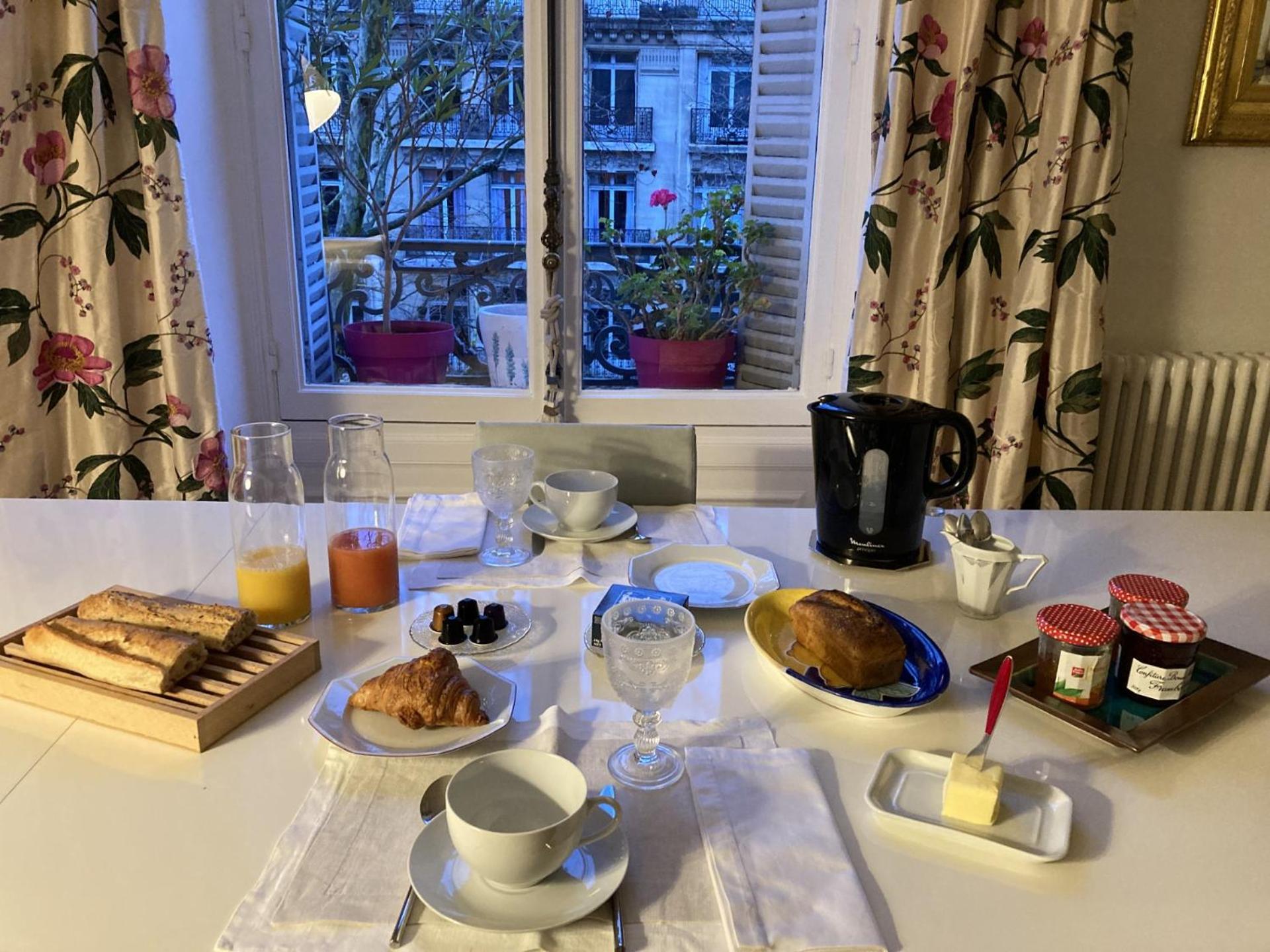 Parc Monceau Bed & Breakfast ปารีส ภายนอก รูปภาพ