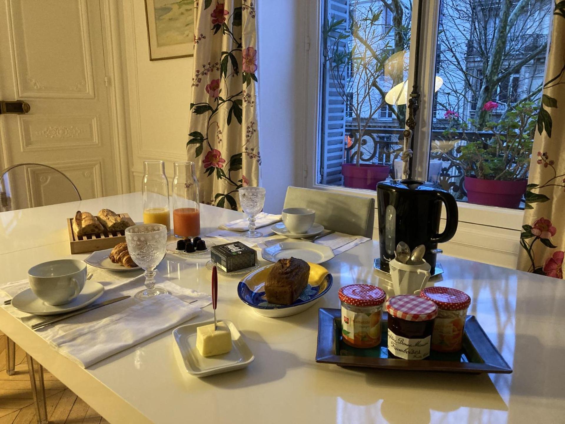Parc Monceau Bed & Breakfast ปารีส ภายนอก รูปภาพ